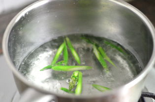 <a href=/shicai/shuichanpin/JinQiangYu/index.html target=_blank><u>金枪鱼</u></a>披萨