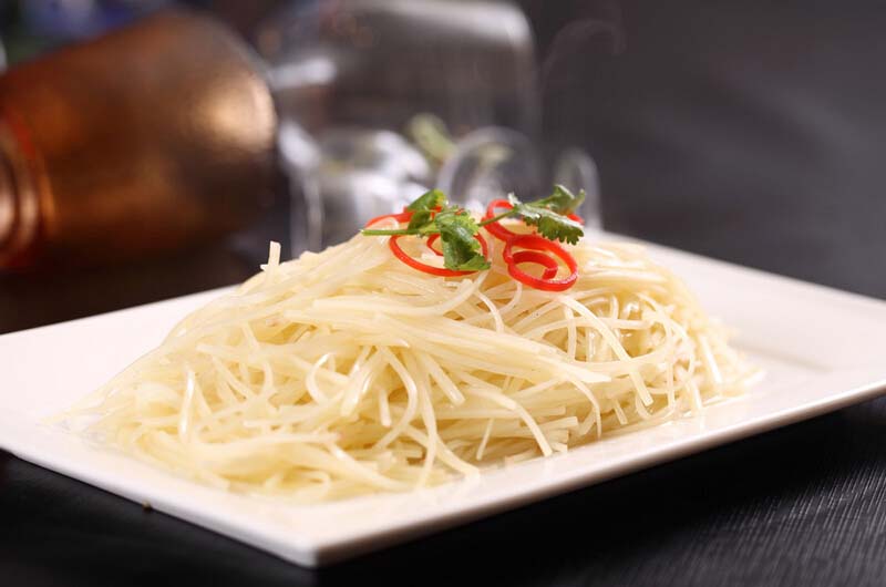 炝拌<a href=/shicai/shucai/TuDou/index.html target=_blank><u>土豆</u></a>丝3