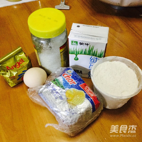 <a href=/shicai/mimian/TuSi/index.html target=_blank><u>吐司</u></a><a href=/shicai/mimian/MianBao/index.html target=_blank><u>面包</u></a>的做法