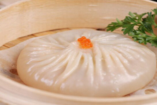 <a href=/shicai/shuichanpin/15533.html target=_blank><u>蟹黄</u></a>汤包