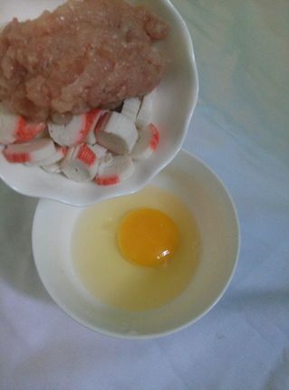 蟹柳<a href=/shicai/shuichanpin/ZiCai/index.html target=_blank><u>紫菜</u></a>烙