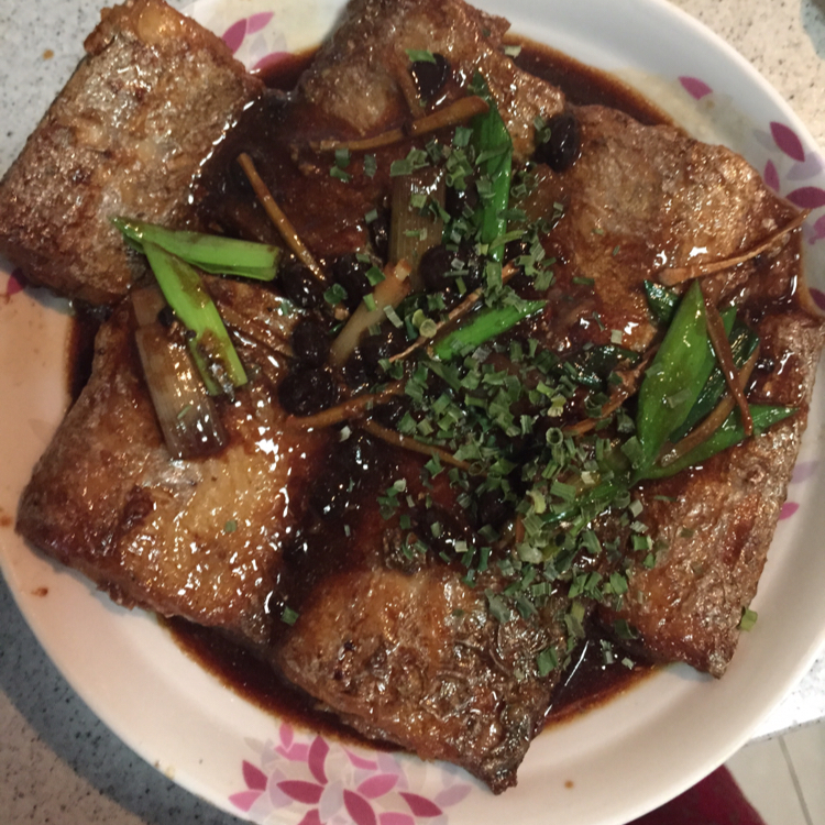 红烧<a href=/shicai/shuichanpin/DaiYu/index.html target=_blank><u>带鱼</u></a>