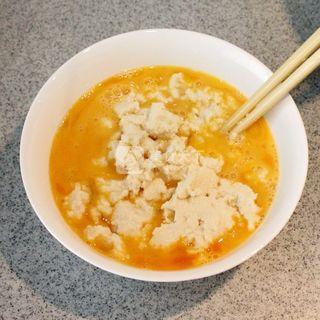 <a href=/shicai/mimian/DouZha/index.html target=_blank><u>豆渣</u></a><a href=/shicai/rouqin/PeiGen/index.html target=_blank><u>培根</u></a>炒饭