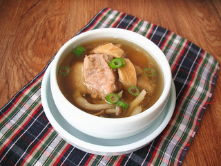 <a href=/shicai/shuichanpin/MoYu/index.html target=_blank><u>墨鱼</u></a>干<a href=/shicai/rouqin/PaiGu/index.html target=_blank><u>排骨</u></a>汤