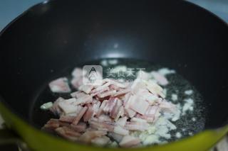 <a href=/shicai/guopin/NuiYouGuo/index.html target=_blank><u><a href=/shicai/guopin/NiuYouGuo/index.html target=_blank><u>牛油果</u></a></u></a>酱海鲜<a href=/shicai/mimian/YiMian/index.html target=_blank><u>意面</u></a>