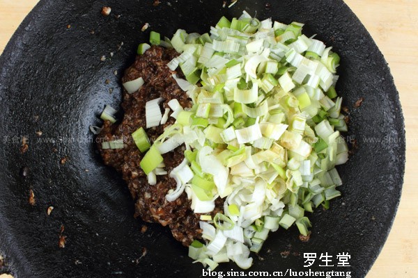 老北京<a href=/shicai/rouqin/YangRou/index.html target=_blank><u>羊肉</u></a>包