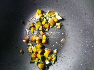 <a href=/shicai/shucai/YangCong/index.html target=_blank><u>洋葱</u></a>小<a href=/shicai/shucai/NanGua/index.html target=_blank><u>南瓜</u></a>疙瘩汤