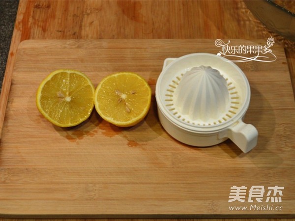 柠香<a href=/shicai/guopin/MuGua/index.html target=_blank><u>木瓜</u></a>果酱的做法