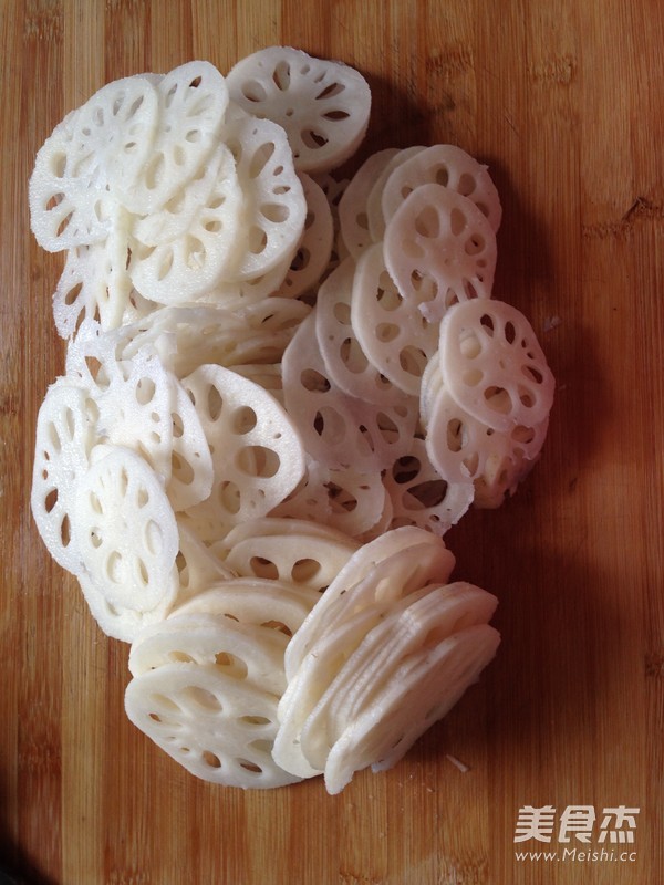 蒜香炒<a href=/shicai/shucai/Ou/index.html target=_blank><u>藕</u></a>片的做法