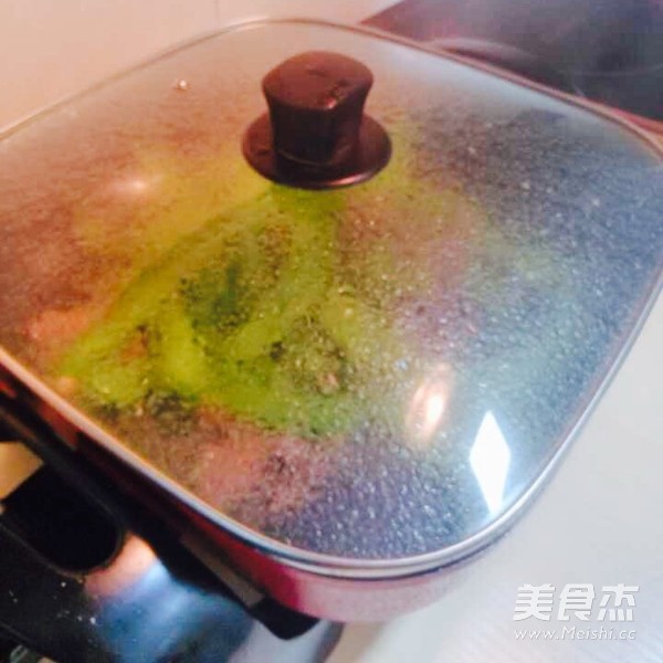 <a href=/shicai/rouqin/ZhuXin/index.html target=_blank><u>猪心</u></a>炒<a href=/shicai/shucai/HeLanDou/index.html target=_blank><u>荷兰豆</u></a>的做法