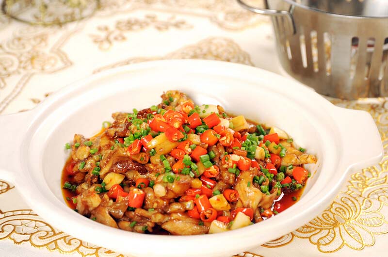 辣子鸡丁的家常做法1