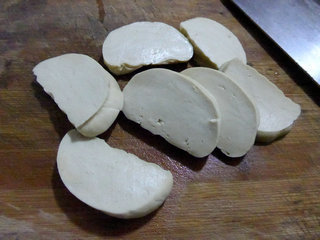 <a href=/shicai/shucai/JiuCai/index.html target=_blank><u>韭菜</u></a><a href=/shicai/rouqin/AnChunDan/index.html target=_blank><u><a href=/shicai/rouqin/AnChun/index.html target=_blank><u>鹌鹑</u></a>蛋</u></a>小素鸡