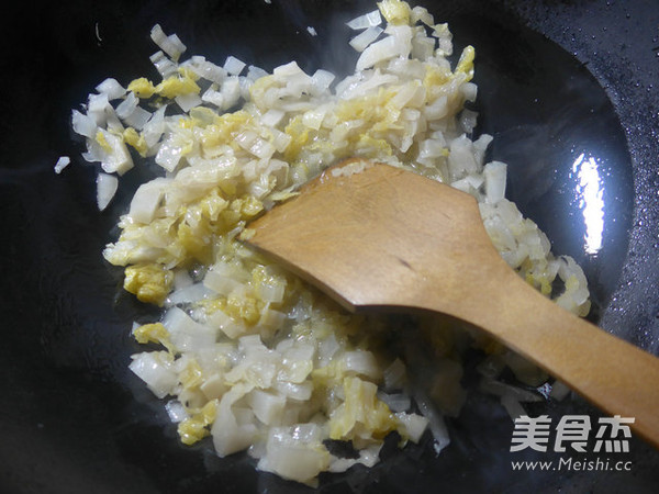 剁椒炒酸菜的做法