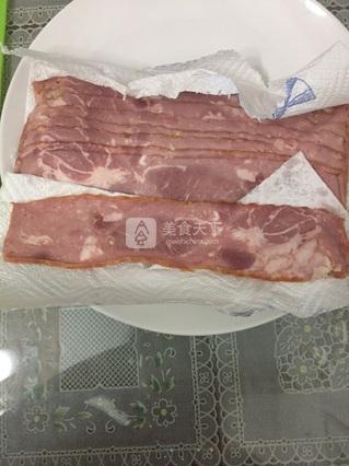 <a href=/shicai/rouqin/PeiGen/index.html target=_blank><u>培根</u></a><a href=/shicai/mimian/ZhiShi/index.html target=_blank><u>芝士</u></a><a href=/shicai/mimian/MianBao/index.html target=_blank><u>面包</u></a>