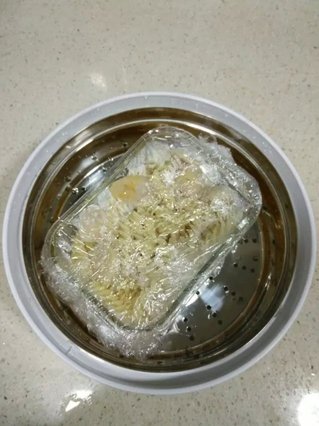 <a href=/shicai/rouqin/JiDan/index.html target=_blank><u>鸡蛋</u></a><a href=/shicai/shuichanpin/YuWan/index.html target=_blank><u>鱼丸</u></a>蒸<a href=/shicai/mimian/YiMian/index.html target=_blank><u>意面</u></a>