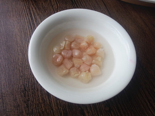 <a href=/shicai/shuichanpin/GanBei/index.html target=_blank><u>干贝</u></a>鳝鱼粥