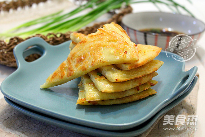 香煎<a href=/shicai/shucai/TuDou/index.html target=_blank><u>土豆</u></a>丝饼的做法