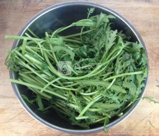 <a href=/shicai/shucai/TongHao/index.html target=_blank><u>茼蒿</u></a>炒海虾