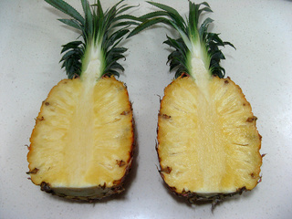 <a href=/shicai/rouqin/PeiGen/index.html target=_blank><u>培根</u></a><a href=/shicai/guopin/BoLuo/index.html target=_blank><u>菠萝</u></a>炒饭