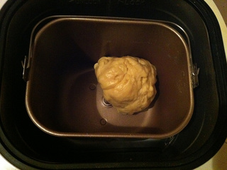 奶香花样<a href=/shicai/mimian/MianBao/index.html target=_blank><u>面包</u></a>