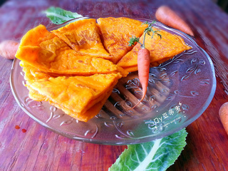 <a href=/shicai/shucai/HongLuoBo/index.html target=_blank><u>红<a href=/shicai/shucai/LuoBo/index.html target=_blank><u>萝卜</u></a></u></a>甜饼