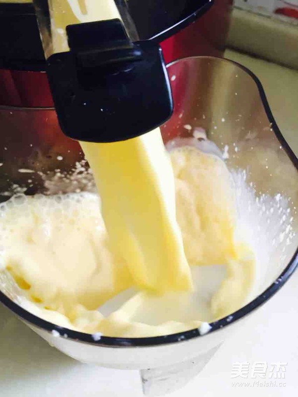 香浓<a href=/shicai/mimian/YuMi/index.html target=_blank><u>玉米</u></a>汁的做法