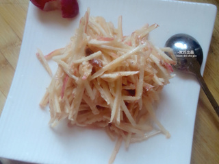 沙拉烩<a href=/shicai/guopin/PingGuo/index.html target=_blank><u>苹果</u></a>丝