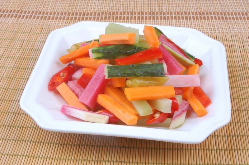 <a href=zt/scpc target=_blank><u>四川泡菜</u></a>的做法2