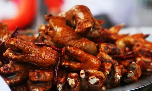 新疆美味——胡辣<a href=/shicai/rouqin/YangTi/index.html target=_blank><u>羊蹄</u></a>怎么做?