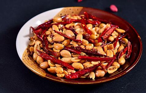 麻辣<a href=/shicai/guopin/HuaSheng/index.html target=_blank><u>花生</u></a>米怎么做?