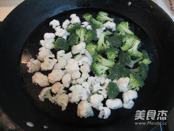 凉拌双花的做法