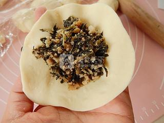 <a href=/shicai/shucai/MaChiXian/index.html target=_blank><u>马齿苋</u></a>菜干包子