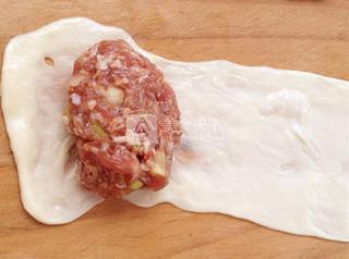 <a href=/shicai/rouqin/NiuRou/index.html target=_blank><u>牛肉</u></a>酥饼