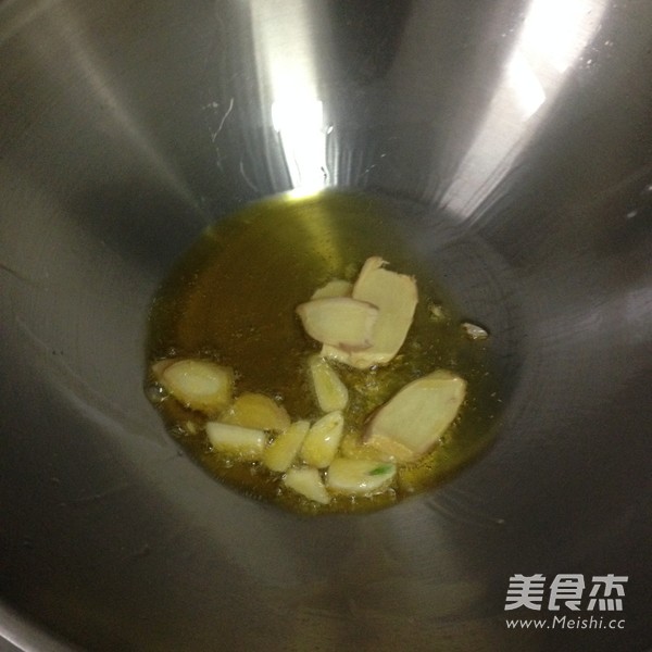 罗卜丝烧<a href=/shicai/shuichanpin/DaiYu/index.html target=_blank><u>带鱼</u></a>的做法