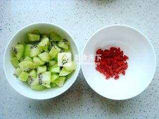 猕猴<a href=/shicai/guopin/Tao/index.html target=_blank><u>桃</u></a><a href=/shicai/shucai/YinEr/index.html target=_blank><u>银耳</u></a>羹