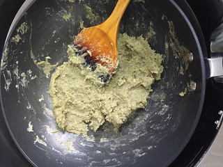 清凉<a href=/shicai/mimian/LvDou/index.html target=_blank><u>绿豆</u></a>沙糕