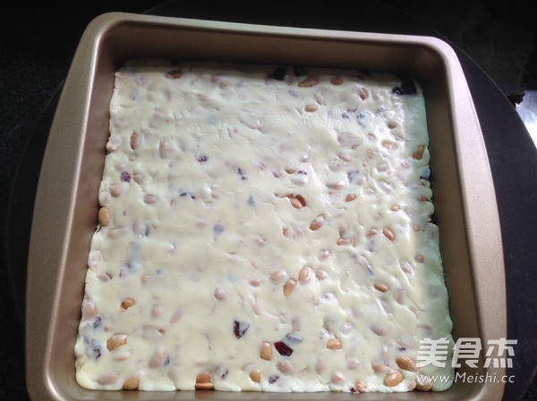 <a href=/shicai/guopin/ManYueMei/index.html target=_blank><u>蔓越莓</u></a><a href=/shicai/guopin/HuaSheng/index.html target=_blank><u>花生</u></a>牛轧糖的做法