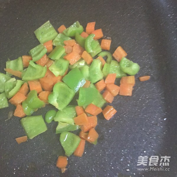 圆椒炒肉丁的做法