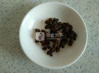 豉香<a href=/shicai/rouqin/LaRou/index.html target=_blank><u>腊肉</u></a><a href=/shicai/mimian/DouGan/index.html target=_blank><u>豆干</u></a>炒<a href=/shicai/shucai/QingJiao/index.html target=_blank><u>青椒</u></a>