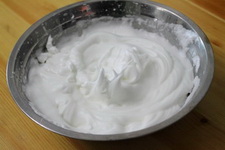 抹茶黄<a href=/shicai/guopin/Tao/index.html target=_blank><u>桃</u></a>蛋糕卷步骤6