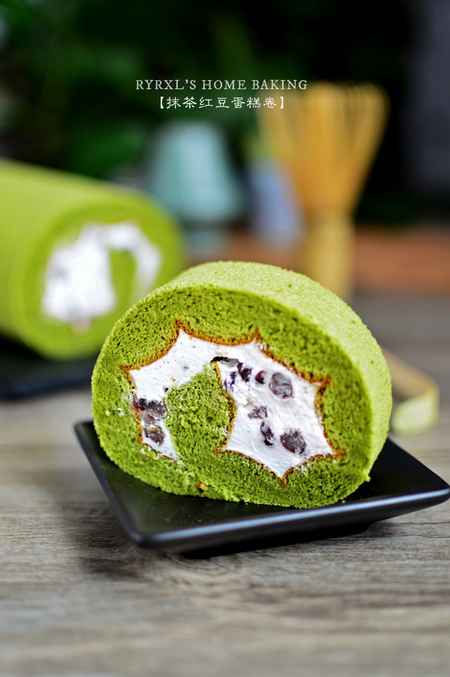 抹茶<a href=/shicai/mimian/HongDou/index.html target=_blank><u>红豆</u></a>蛋糕卷