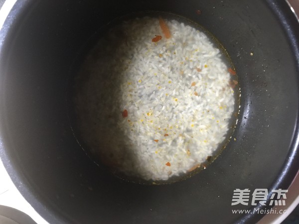 <a href=/shicai/shucai/HuLuoBo/index.html target=_blank><u>胡<a href=/shicai/shucai/LuoBo/index.html target=_blank><u>萝卜</u></a></u></a><a href=/shicai/rouqin/NiuRou/index.html target=_blank><u>牛肉</u></a>干焖饭的做法