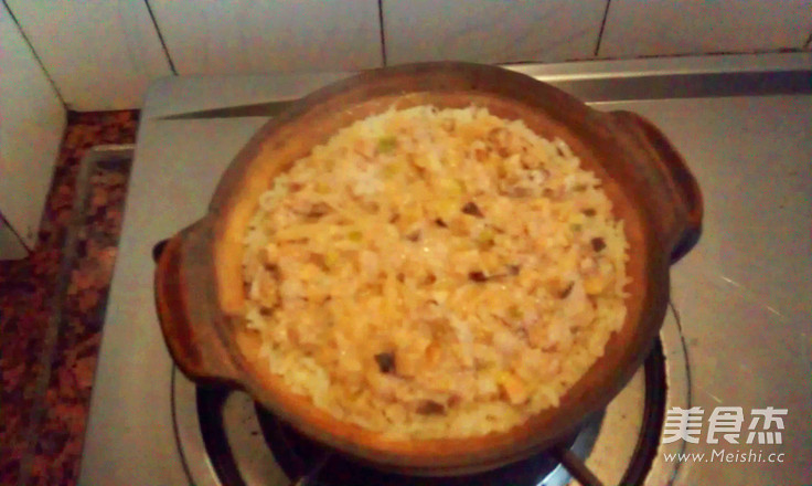 <a href=/shicai/shucai/LuoBo/index.html target=_blank><u>萝卜</u></a>丝肉饼煲仔饭的做法