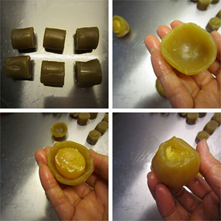 莲蓉馅蛋黄酥步骤3