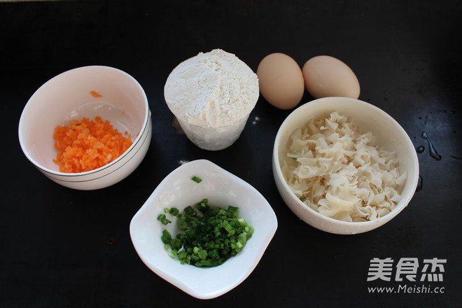 仙菇<a href=/shicai/rouqin/JiDan/index.html target=_blank><u>鸡蛋</u></a>饼的做法