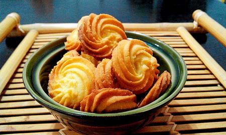 <a href=/shicai/mimian/DanNaiYou/index.html target=_blank><u>淡<a href=/shicai/mimian/NaiYou/index.html target=_blank><u>奶油</u></a></u></a>曲奇饼干