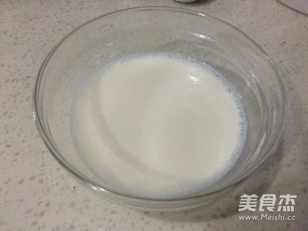 原壳<a href=/shicai/rouqin/JiDan/index.html target=_blank><u>鸡蛋</u></a>布丁的做法