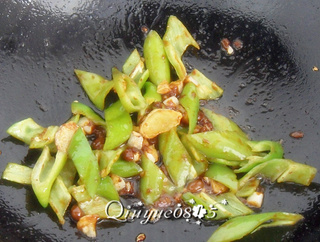 魔竽<a href=/shicai/mimian/DouFu/index.html target=_blank><u>豆腐</u></a>炒<a href=/shicai/shucai/ShanYao/index.html target=_blank><u>山药</u></a>