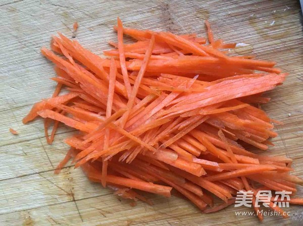 <a href=zt/lbjzg target=_blank><u>凉拌金针菇</u></a>的做法