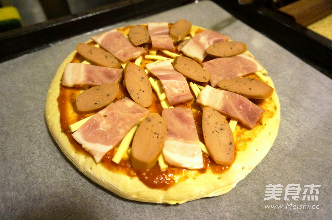 超快手<a href=/shicai/rouqin/PeiGen/index.html target=_blank><u>培根</u></a>披萨的做法